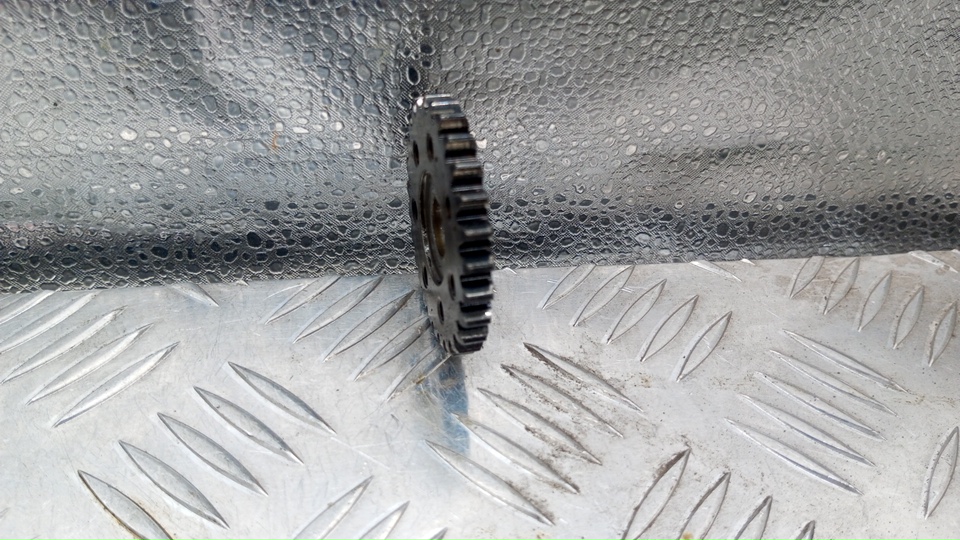 Шестерня привода масляного насоса