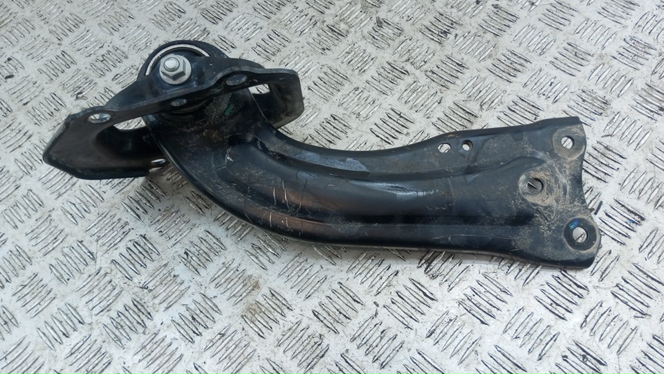 Рычаг задний продольный левый