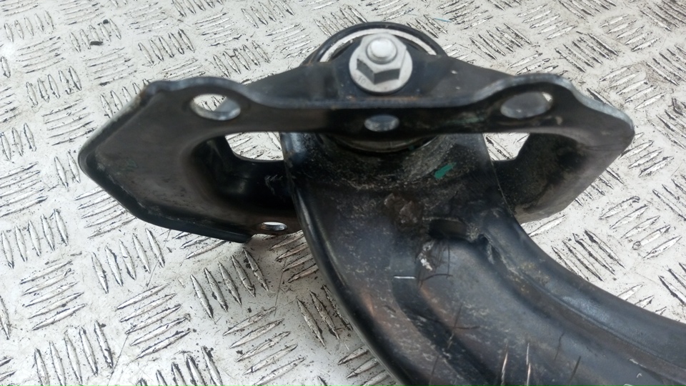 Рычаг задний продольный левый