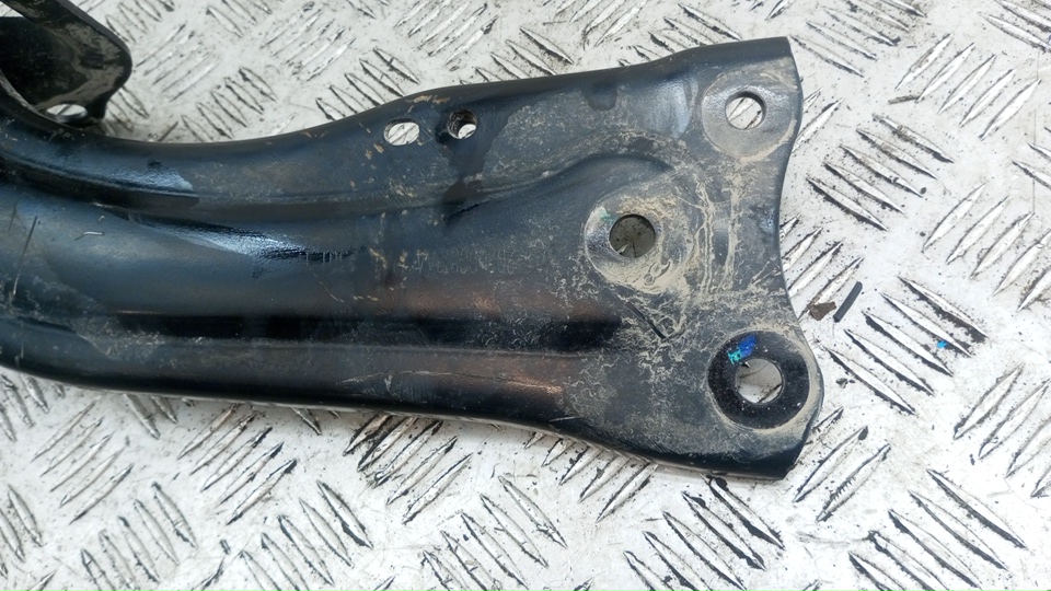 Рычаг задний продольный левый