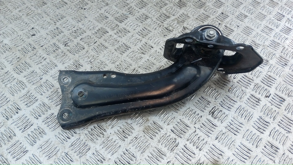 Рычаг задний продольный правый