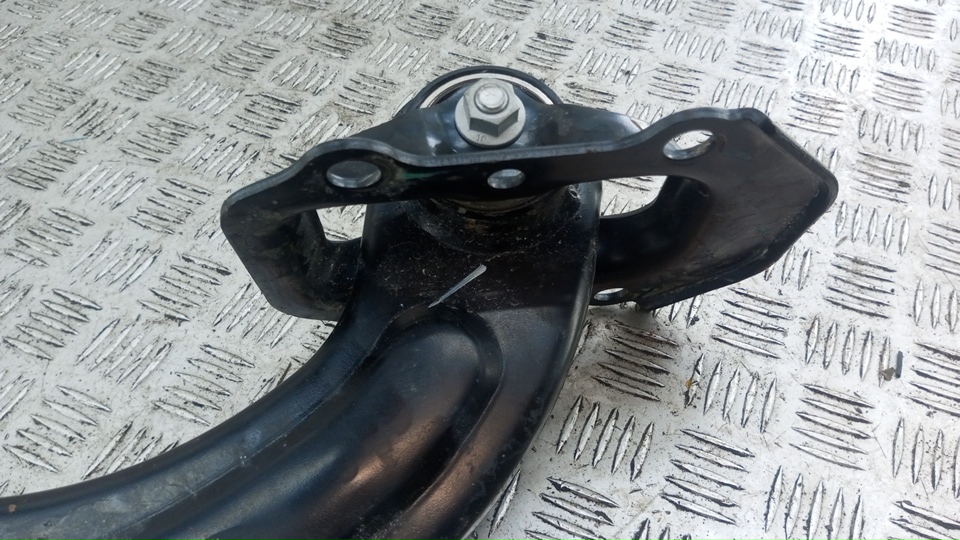 Рычаг задний продольный правый