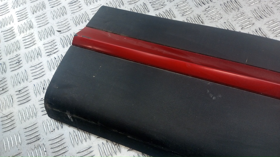 Накладка двери задней левой