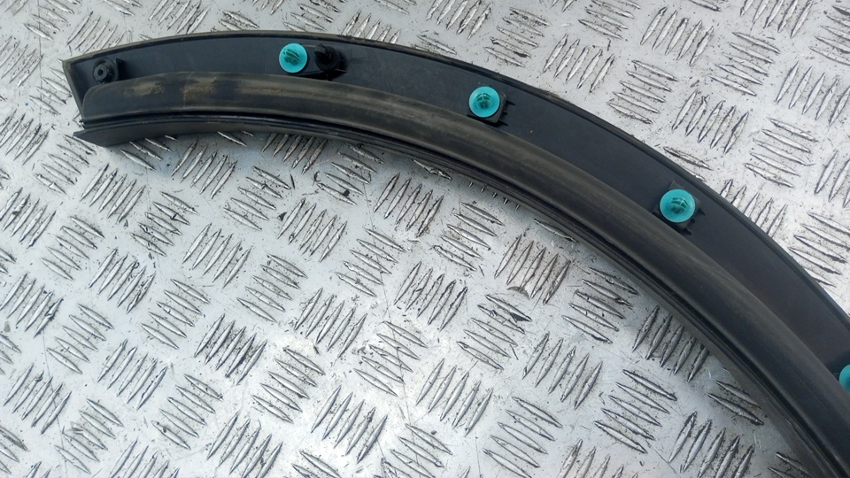 Накладка двери задней левой