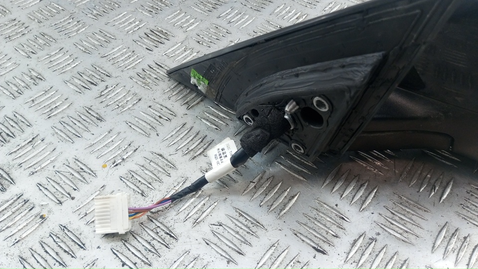 Зеркало правое электрическое