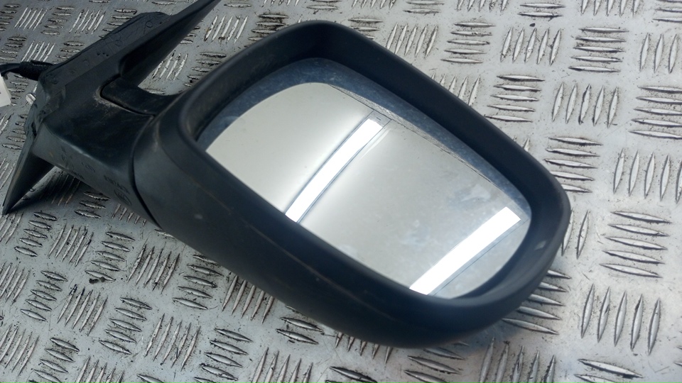 Зеркало правое электрическое