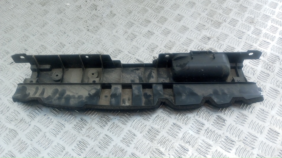 Воздуховод радиатора верхний