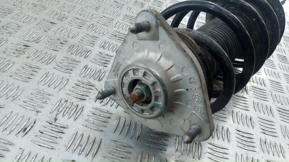 Опора переднего амортизатора