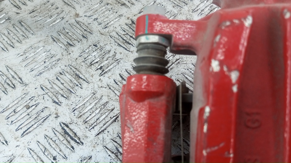 Суппорт передний правый