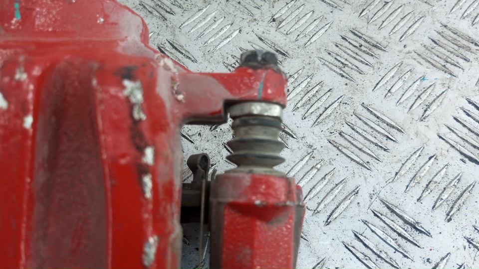 Суппорт передний правый