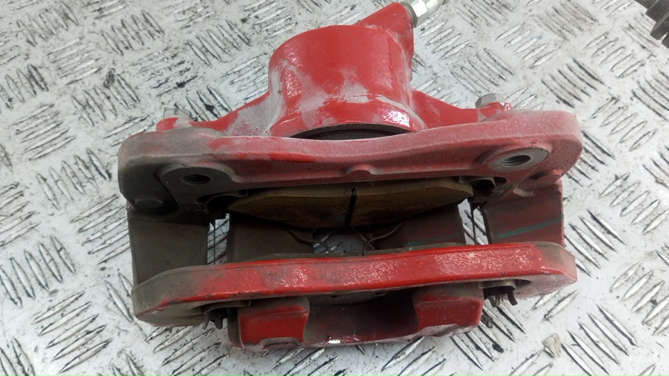 Суппорт передний правый