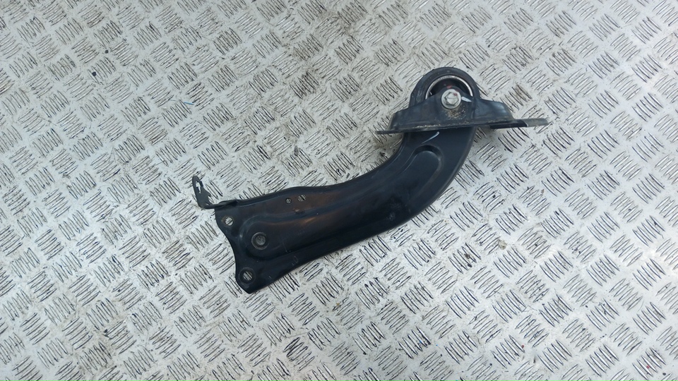 Рычаг задний продольный левый