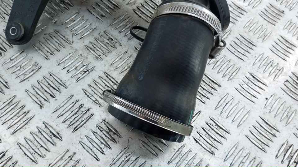 Патрубок интеркулера