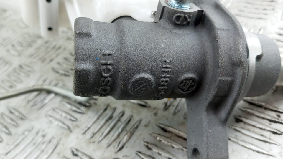 Цилиндр тормозной главный