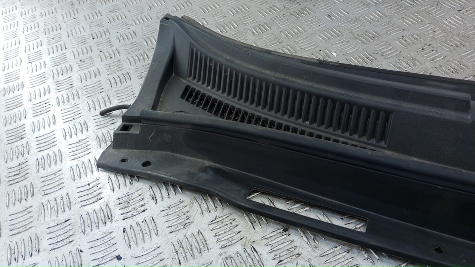 Решетка стеклоочистителей (Жабо)