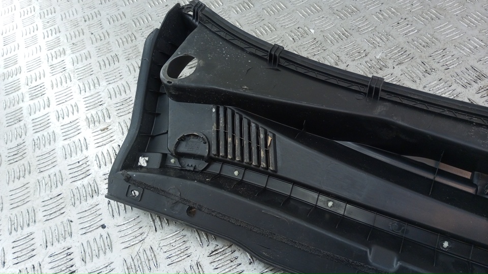 Решетка стеклоочистителей (Жабо)