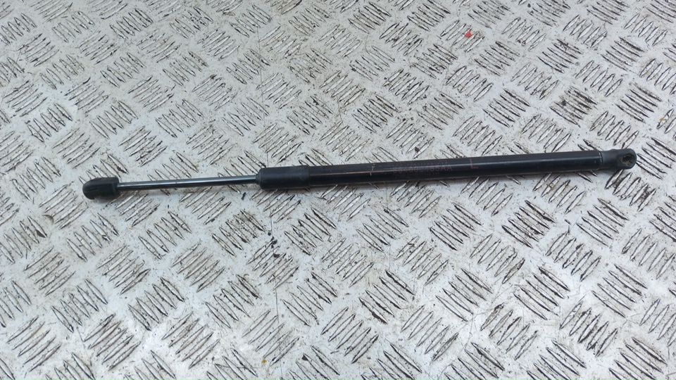 Амортизатор капота