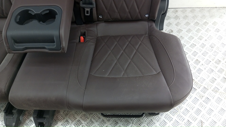 Сиденье салонное второй ряд