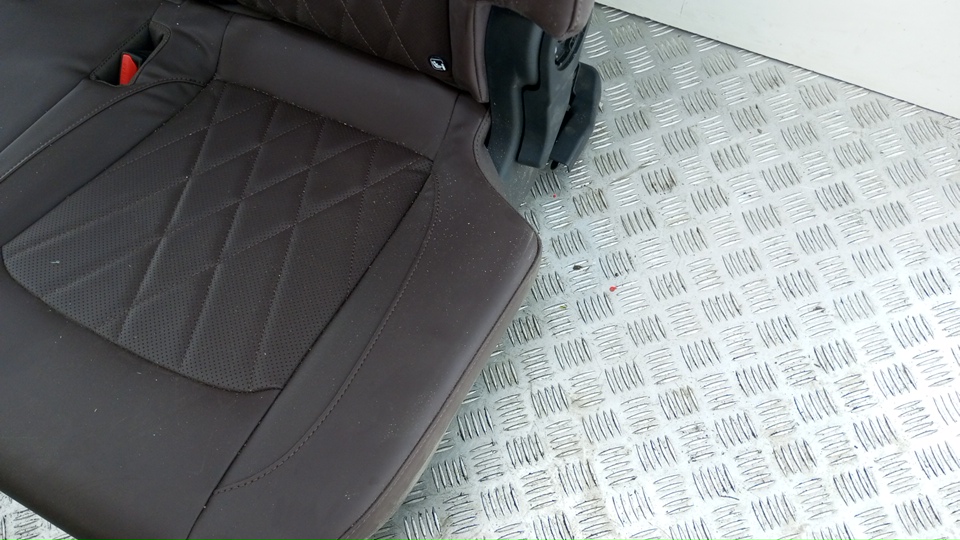 Сиденье салонное второй ряд