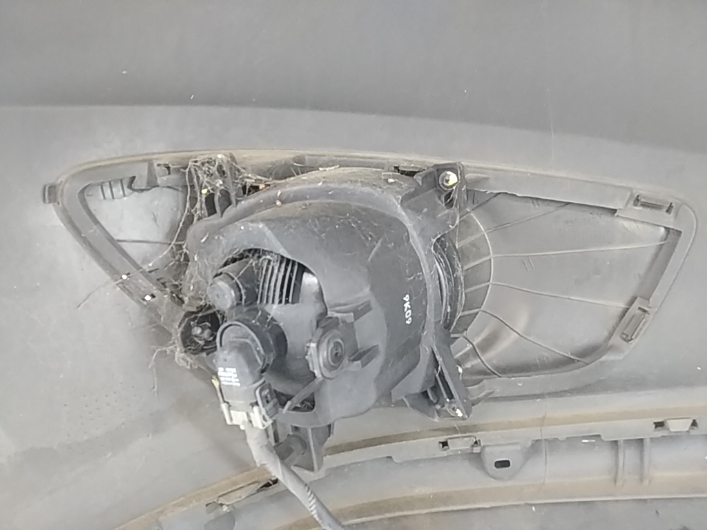 Рамка противотуманной фары левой