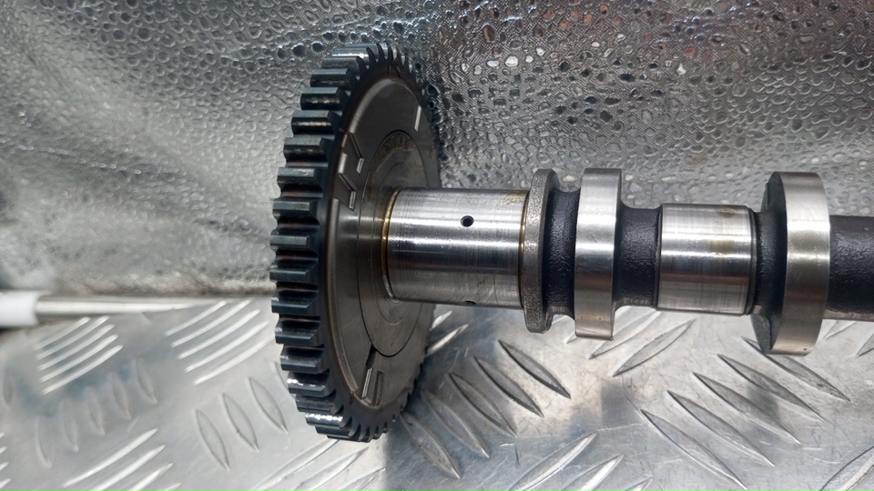 Распредвал выпускной