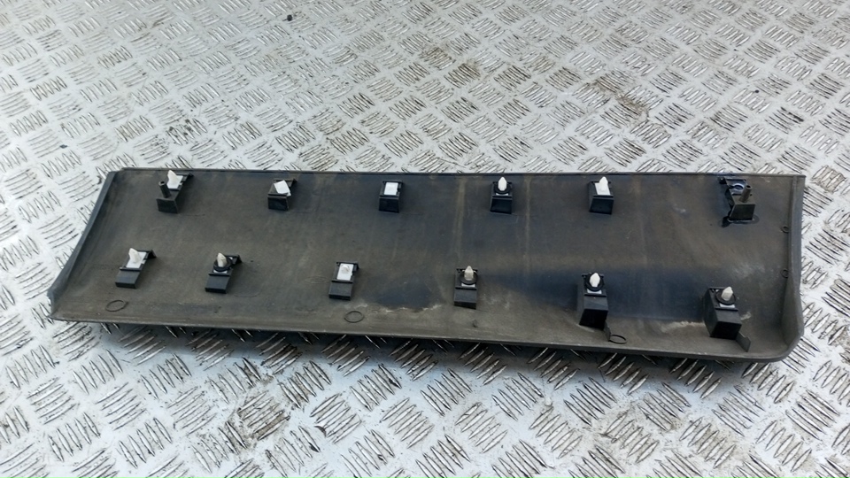 Накладка двери задней правой