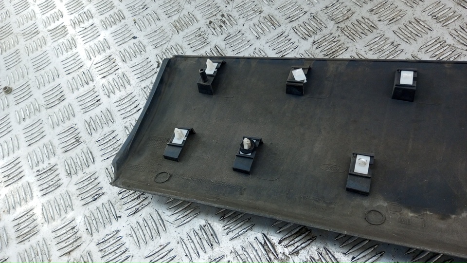 Накладка двери задней правой