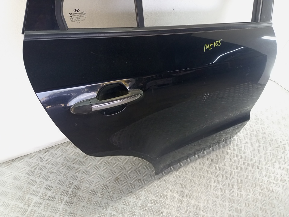 Дверь задняя правая