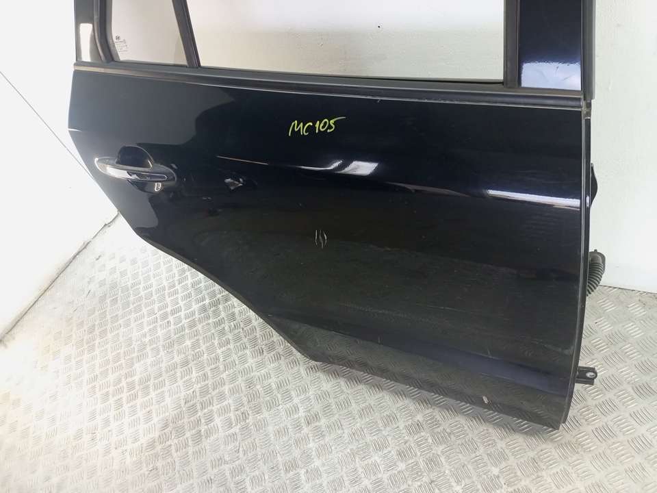 Дверь задняя правая