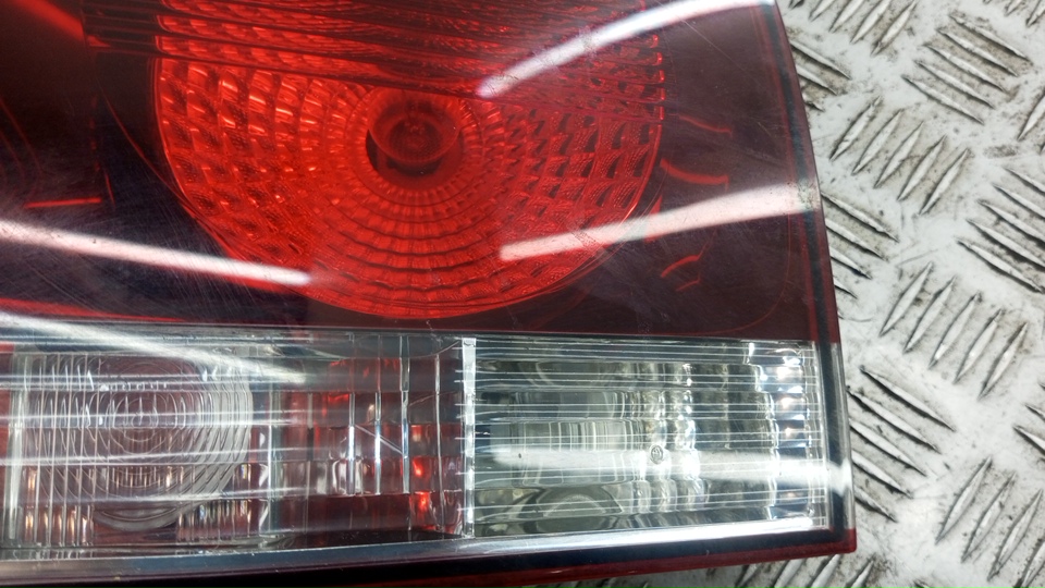 Фонарь задний внутренний правый