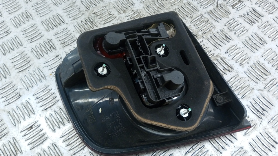 Фонарь задний внутренний правый