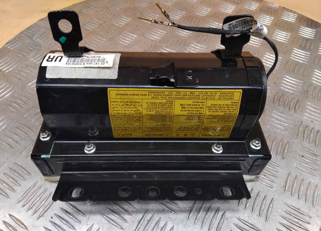 Подушка безопасности пассажирская (в торпедо)