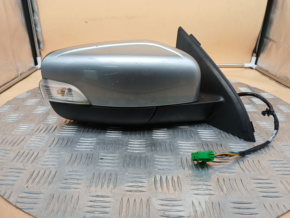 Зеркало правое электрическое