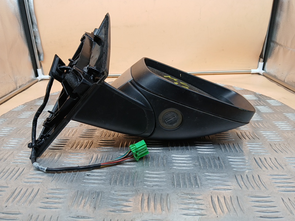 Зеркало правое электрическое