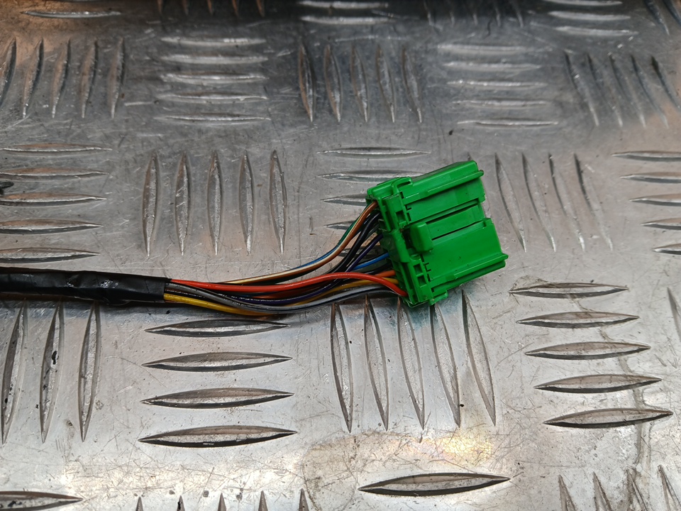 Зеркало правое электрическое