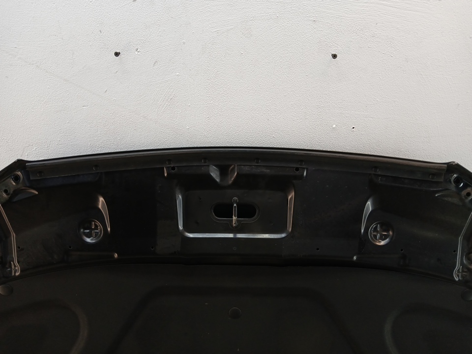 Уплотнитель капота