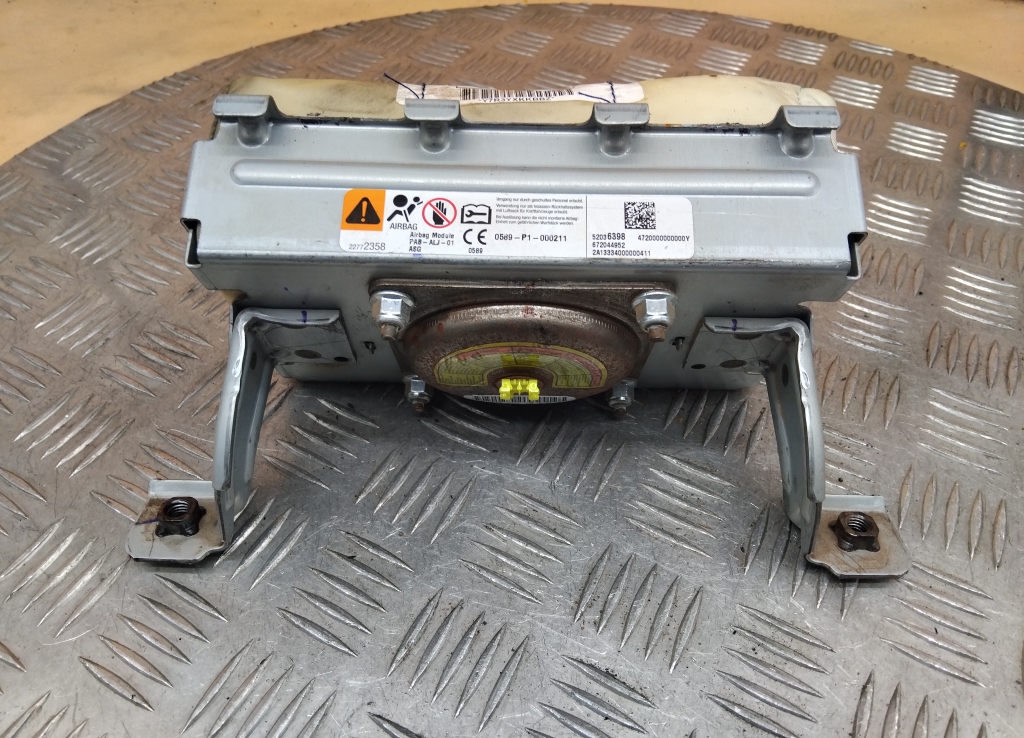 Подушка безопасности пассажирская (в торпедо)