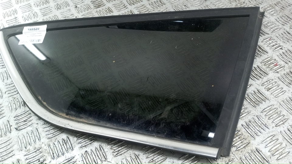 Стекло кузовное глухое правое