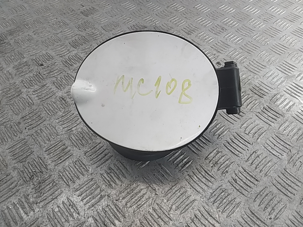 Лючок бензобака