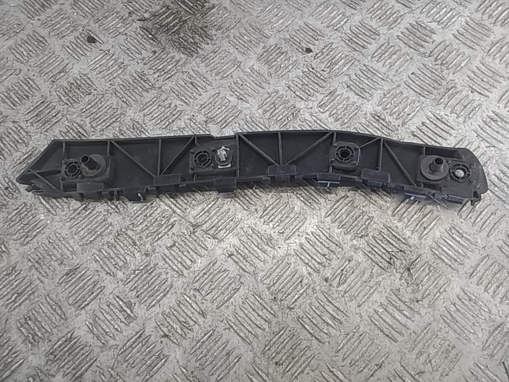 Кронштейн заднего бампера правый