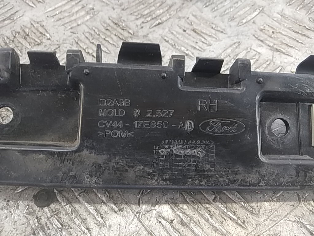 Кронштейн заднего бампера правый