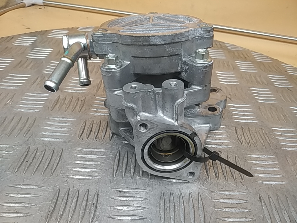 Насос вакуумный