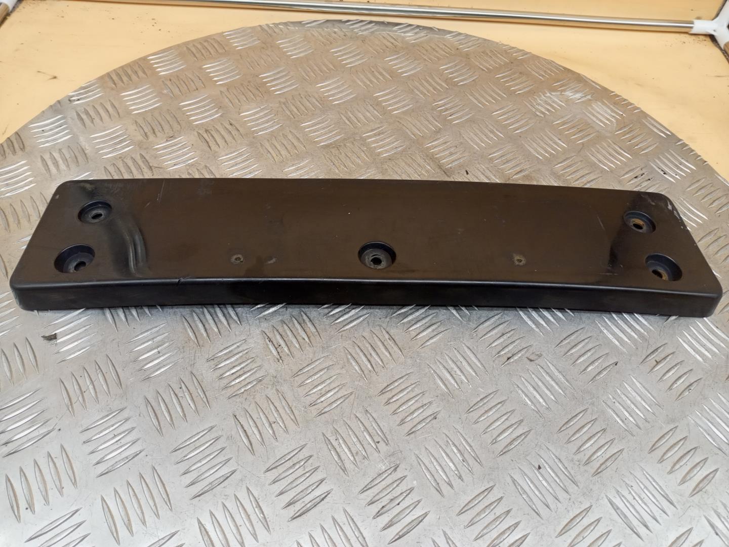 Накладка переднего бампера под номер