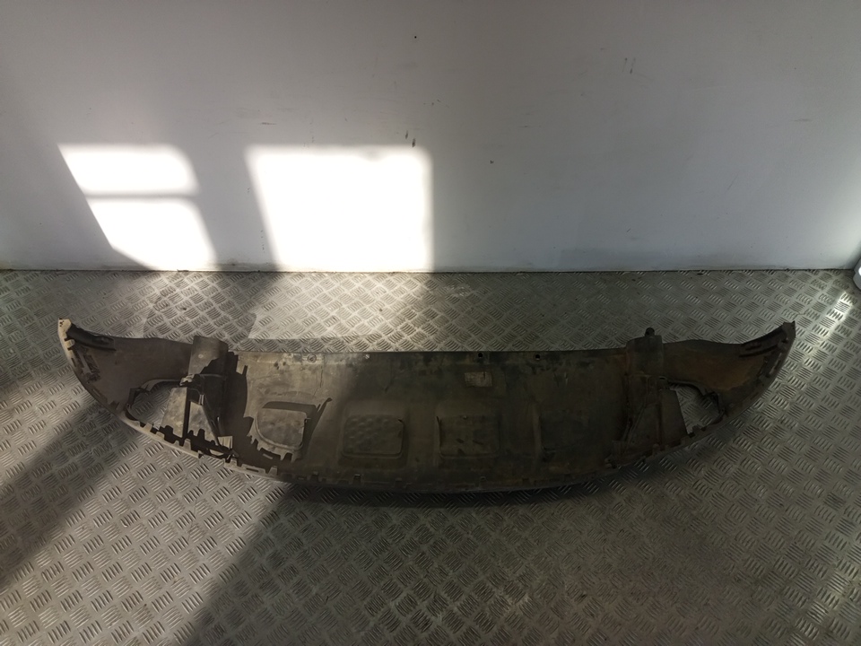Пыльник переднего бампера