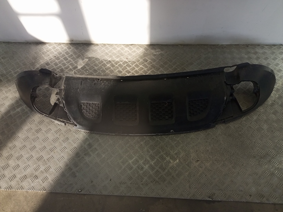 Пыльник переднего бампера