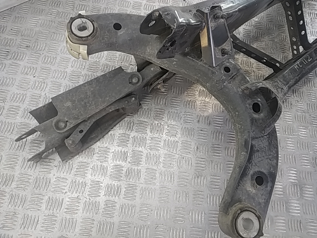 Балка задняя