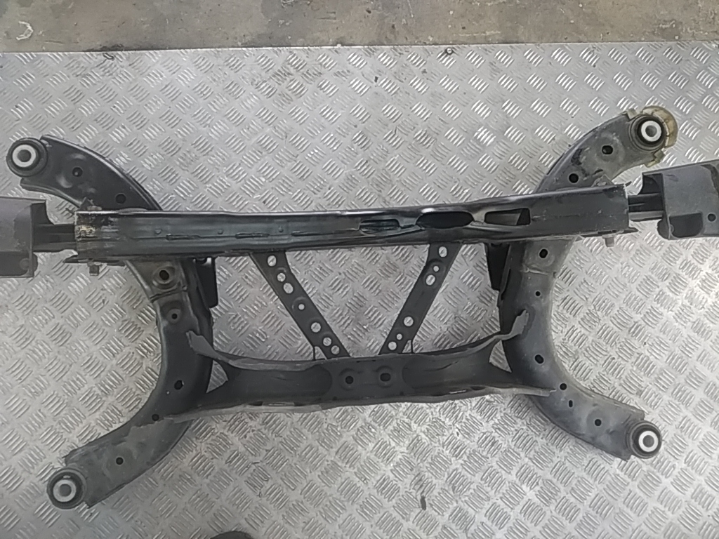 Балка задняя