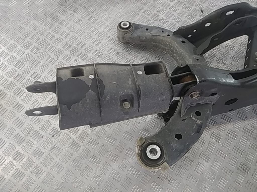 Балка задняя