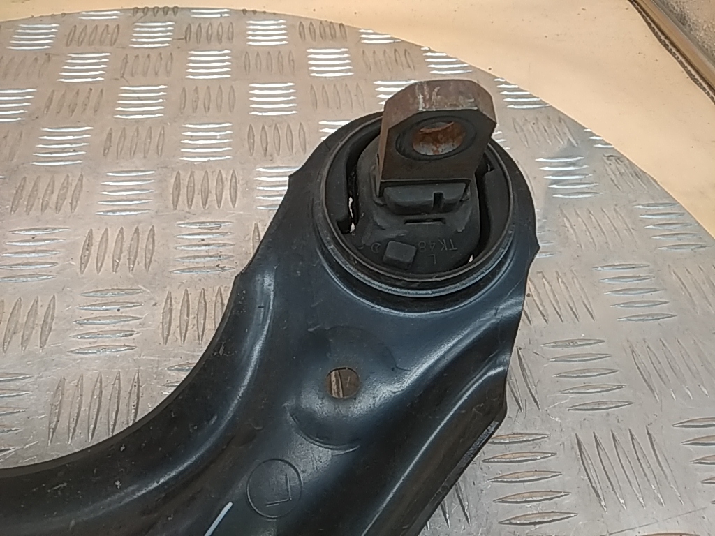 Рычаг задний продольный левый