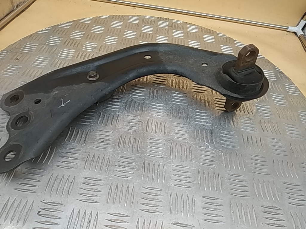 Рычаг задний продольный левый